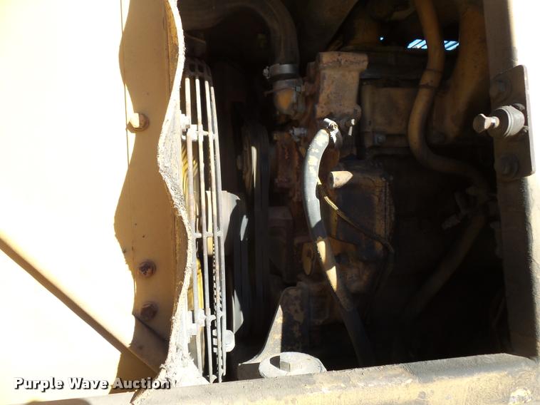 image for item L3592 Caterpillar 215B excavator