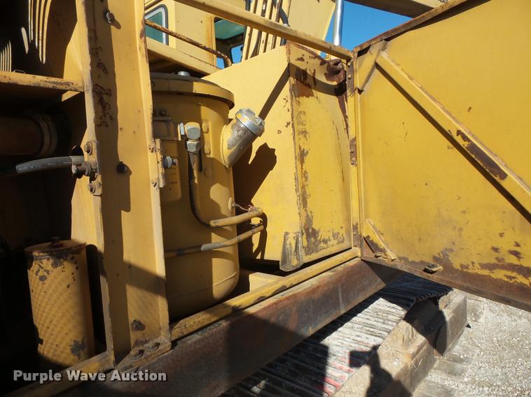 image for item L3592 Caterpillar 215B excavator