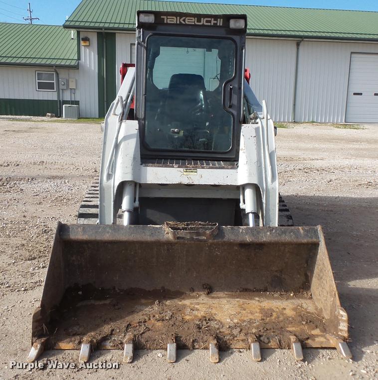 image for item L3593 2001 Takeuchi TL150 skid steer