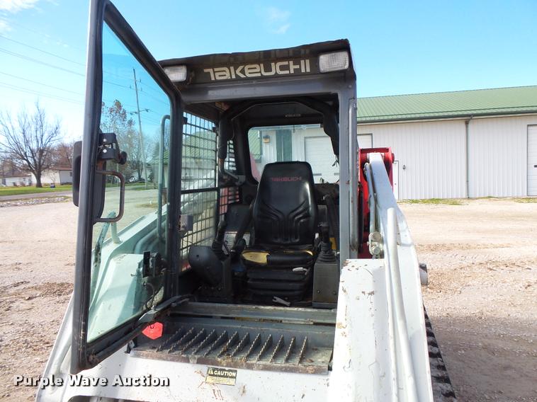 image for item L3593 2001 Takeuchi TL150 skid steer