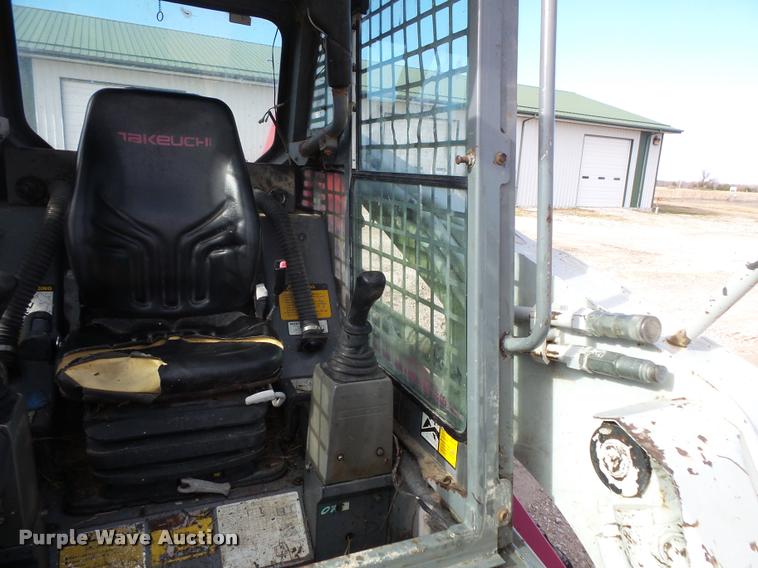 image for item L3593 2001 Takeuchi TL150 skid steer