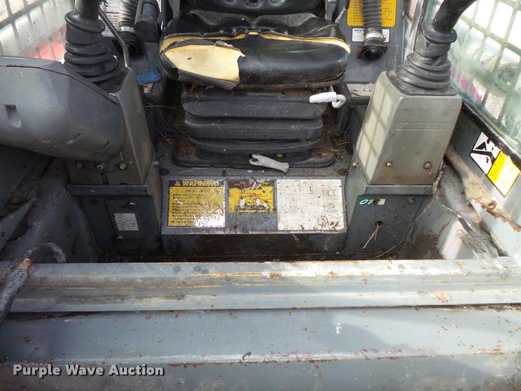 image for item L3593 2001 Takeuchi TL150 skid steer