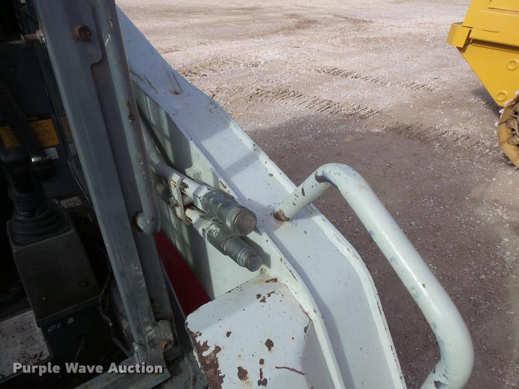 image for item L3593 2001 Takeuchi TL150 skid steer