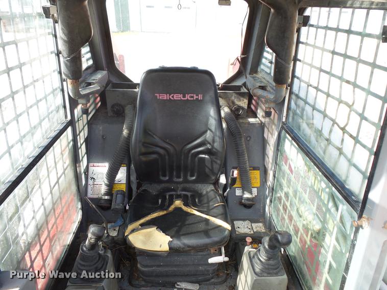 image for item L3593 2001 Takeuchi TL150 skid steer