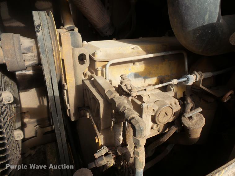 image for item L3595 1996 Caterpillar 953C track loader