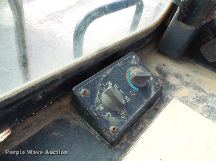 image for item L3595 1996 Caterpillar 953C track loader