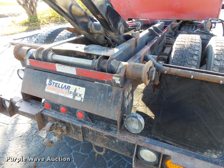 image for item L3607 2003 International DuraStar 4300 hooklift / roll off truck