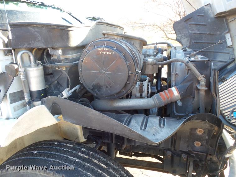 image for item L3607 2003 International DuraStar 4300 hooklift / roll off truck