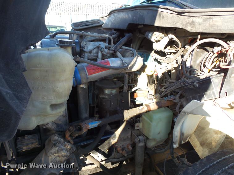 image for item L3607 2003 International DuraStar 4300 hooklift / roll off truck