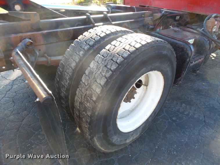 image for item L3607 2003 International DuraStar 4300 hooklift / roll off truck