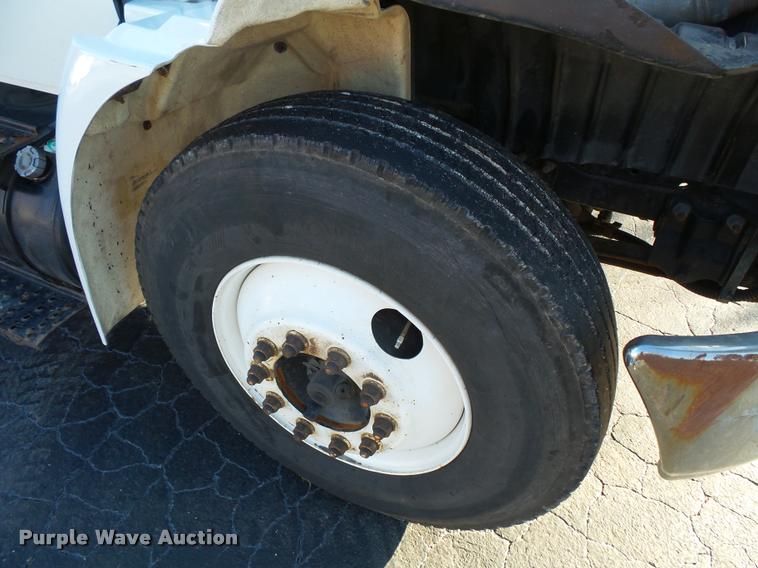 image for item L3607 2003 International DuraStar 4300 hooklift / roll off truck