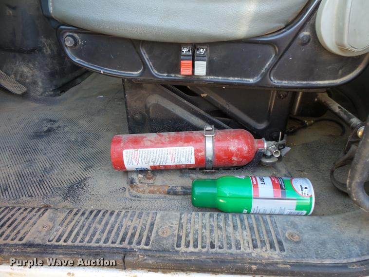 image for item L3607 2003 International DuraStar 4300 hooklift / roll off truck