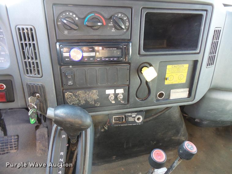 image for item L3607 2003 International DuraStar 4300 hooklift / roll off truck