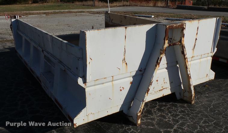 image for item L3607 2003 International DuraStar 4300 hooklift / roll off truck