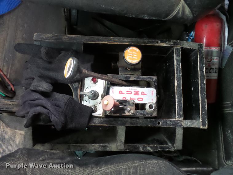 image for item L3608 1987 Mack R686ST dump truck