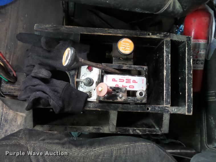 image for item L3608 1987 Mack R686ST dump truck