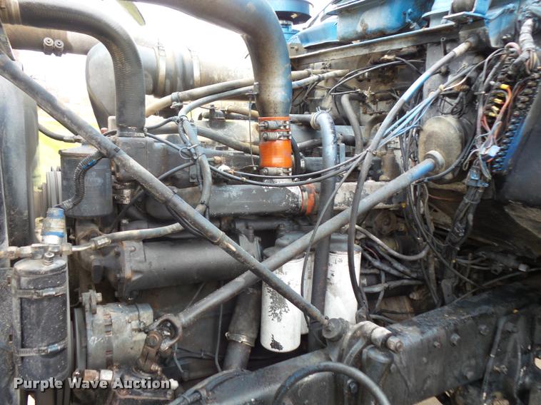 image for item L3608 1987 Mack R686ST dump truck