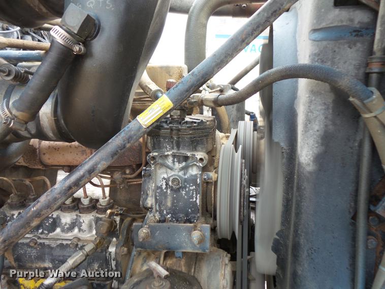 image for item L3608 1987 Mack R686ST dump truck