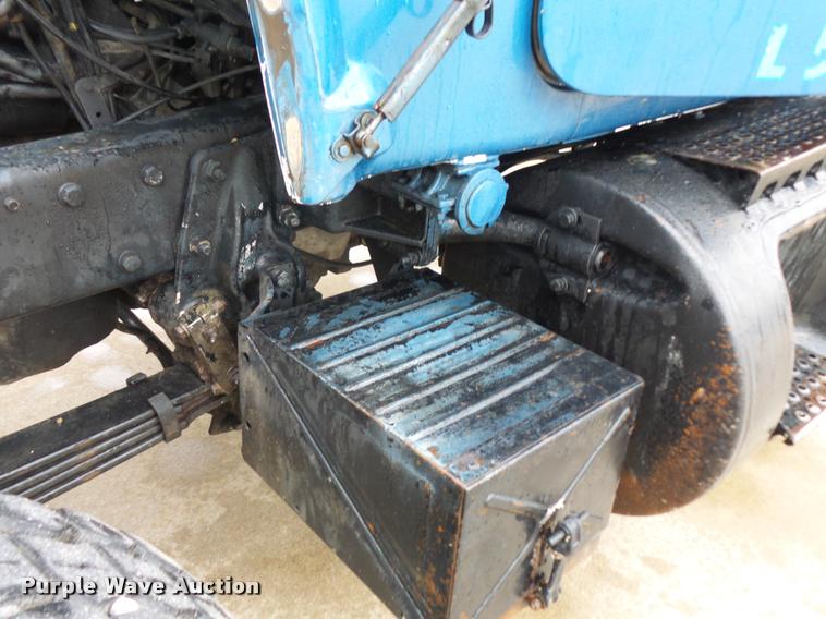 image for item L3608 1987 Mack R686ST dump truck