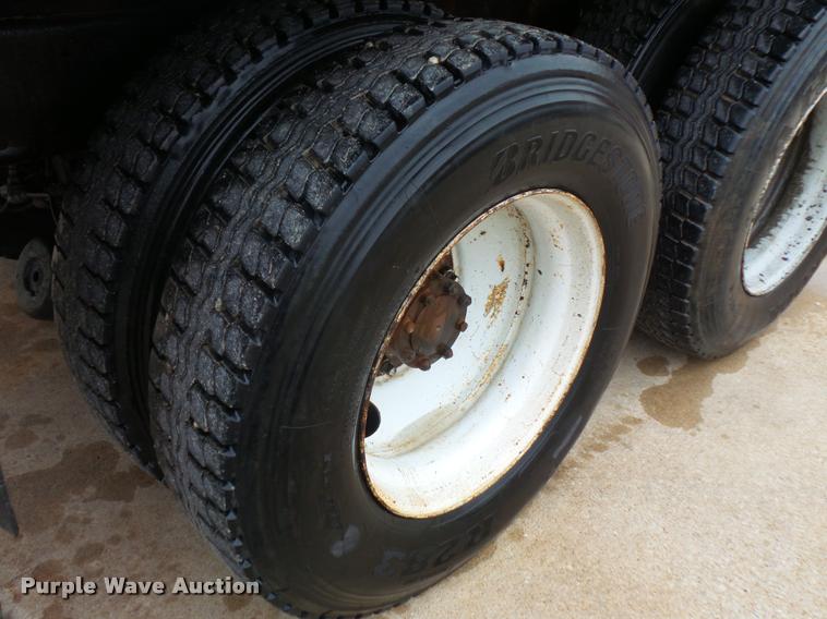 image for item L3608 1987 Mack R686ST dump truck