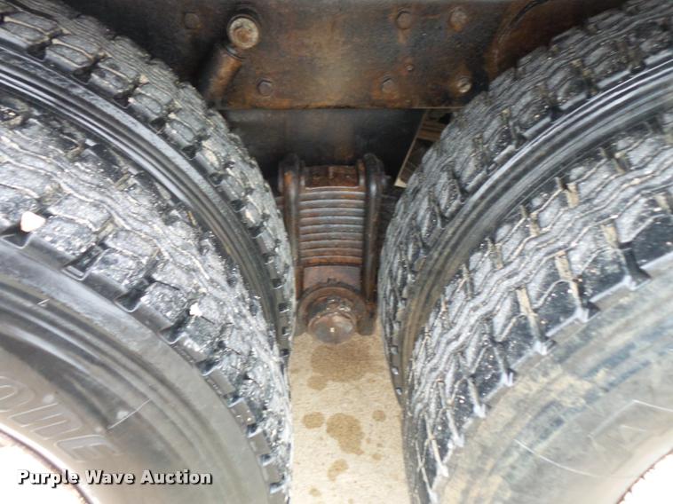 image for item L3608 1987 Mack R686ST dump truck