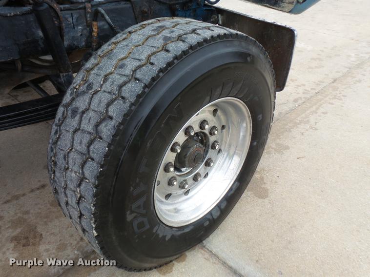 image for item L3608 1987 Mack R686ST dump truck