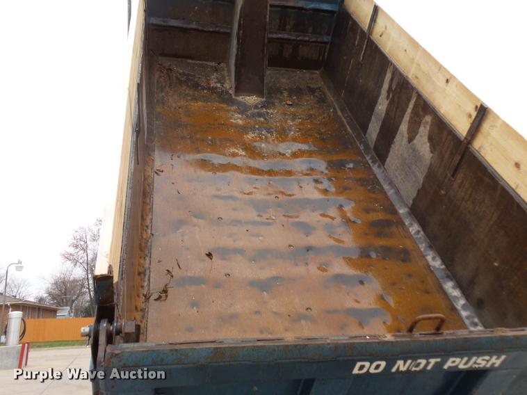 image for item L3608 1987 Mack R686ST dump truck