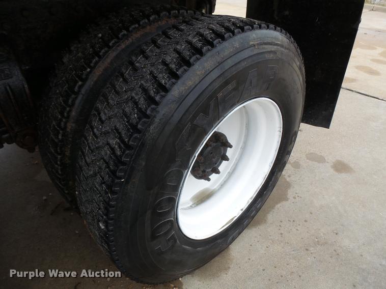 image for item L3609 1991 Peterbilt 378 dump truck