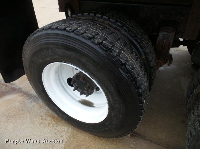 image for item L3609 1991 Peterbilt 378 dump truck