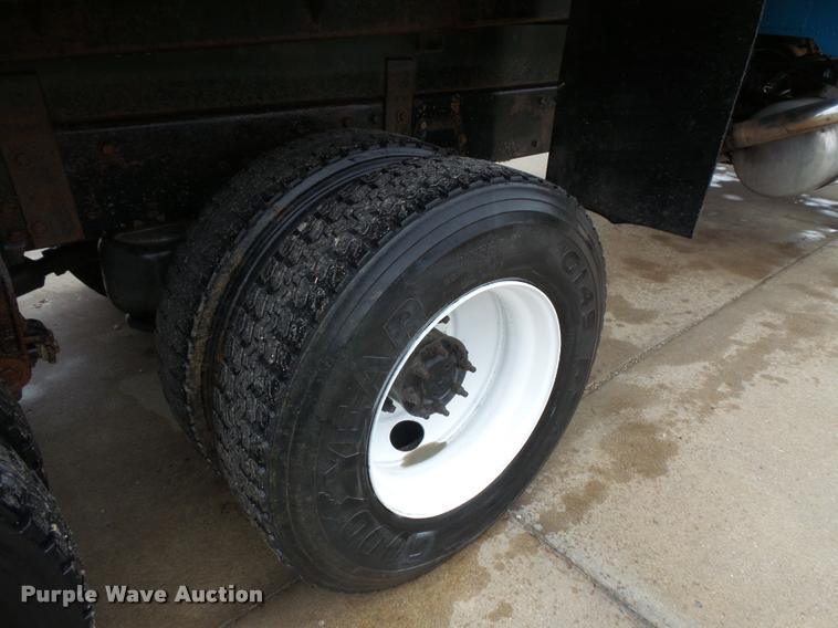 image for item L3609 1991 Peterbilt 378 dump truck