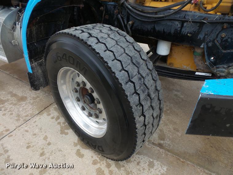 image for item L3609 1991 Peterbilt 378 dump truck