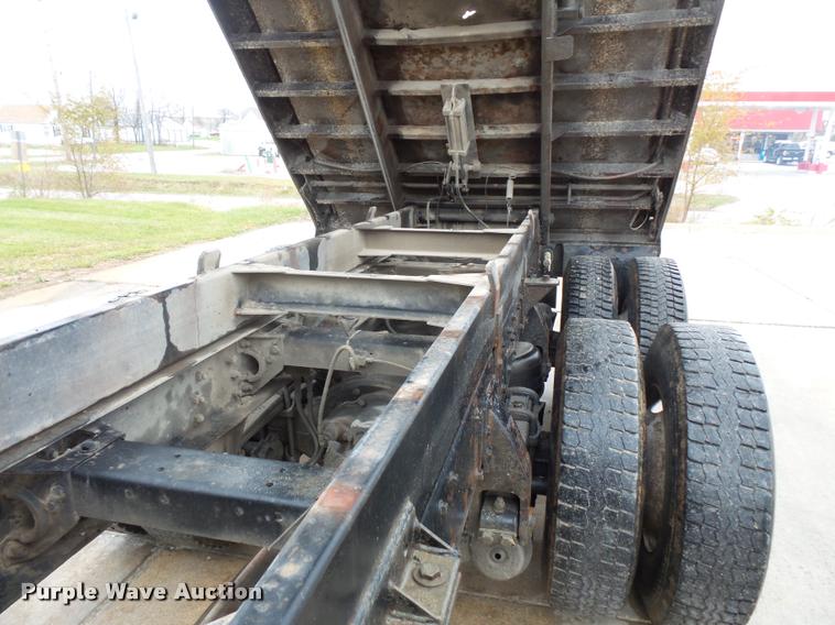 image for item L3609 1991 Peterbilt 378 dump truck