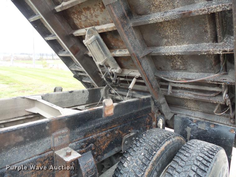 image for item L3609 1991 Peterbilt 378 dump truck