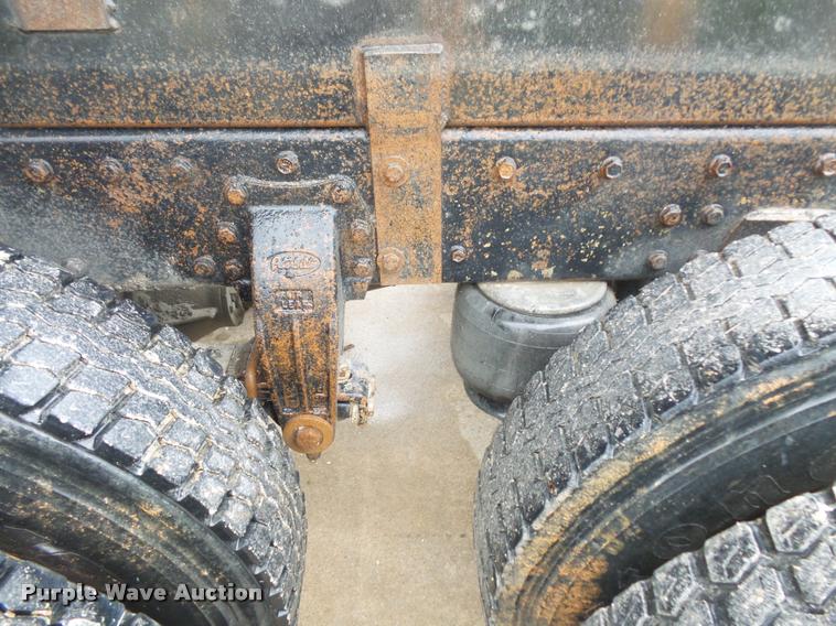 image for item L3609 1991 Peterbilt 378 dump truck