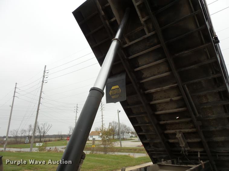 image for item L3609 1991 Peterbilt 378 dump truck