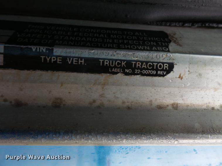 image for item L3609 1991 Peterbilt 378 dump truck