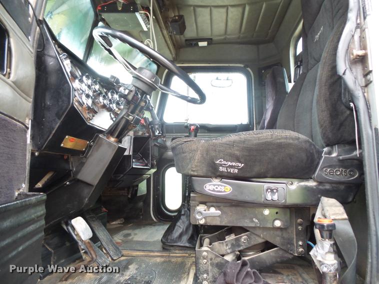 image for item L3609 1991 Peterbilt 378 dump truck