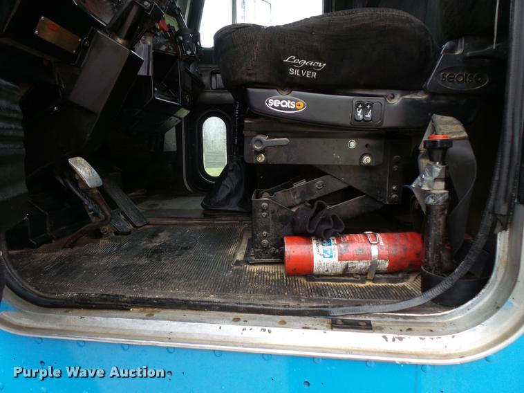 image for item L3609 1991 Peterbilt 378 dump truck