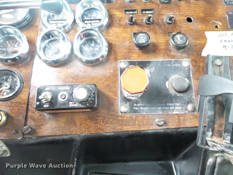 image for item L3609 1991 Peterbilt 378 dump truck