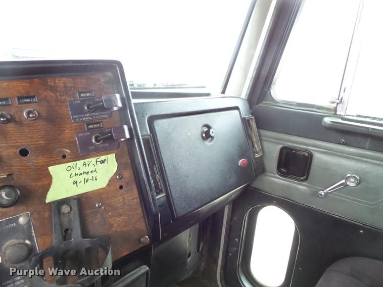 image for item L3609 1991 Peterbilt 378 dump truck