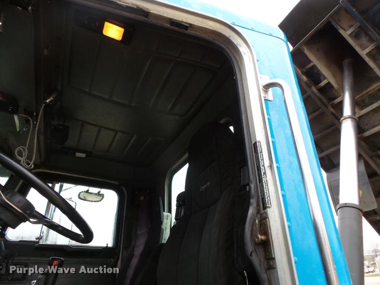 image for item L3609 1991 Peterbilt 378 dump truck