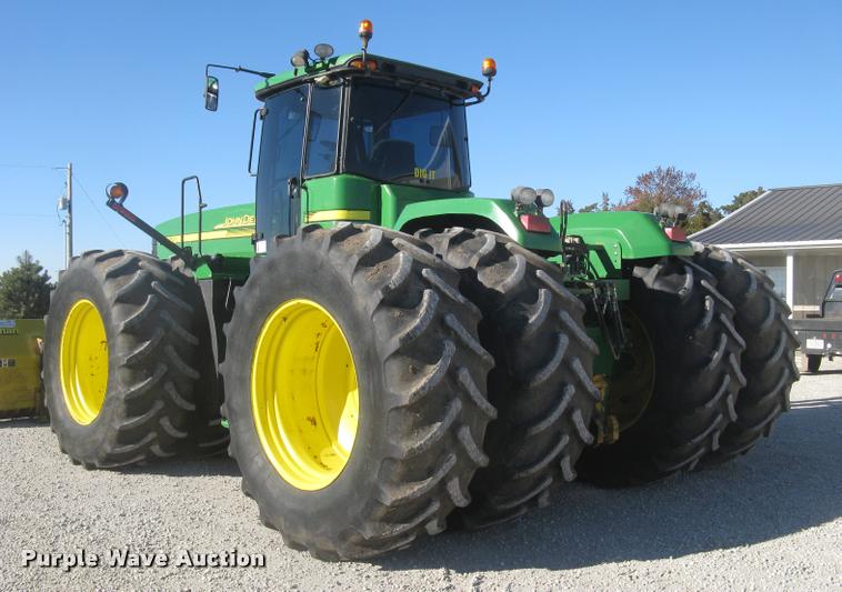 image for item L3920 2006 John Deere 9520 Scraper Special 4WD tractor