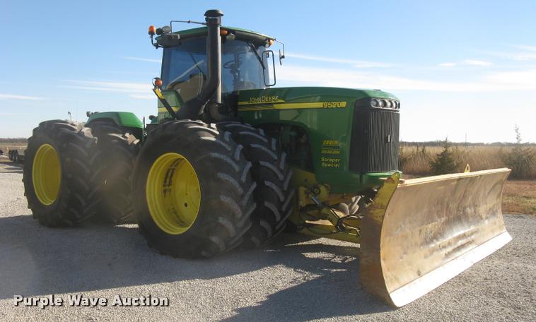 image for item L3920 2006 John Deere 9520 Scraper Special 4WD tractor