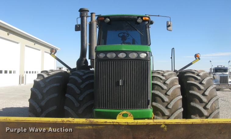 image for item L3920 2006 John Deere 9520 Scraper Special 4WD tractor