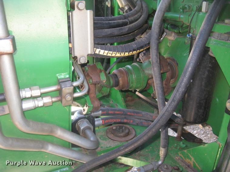 image for item L3920 2006 John Deere 9520 Scraper Special 4WD tractor