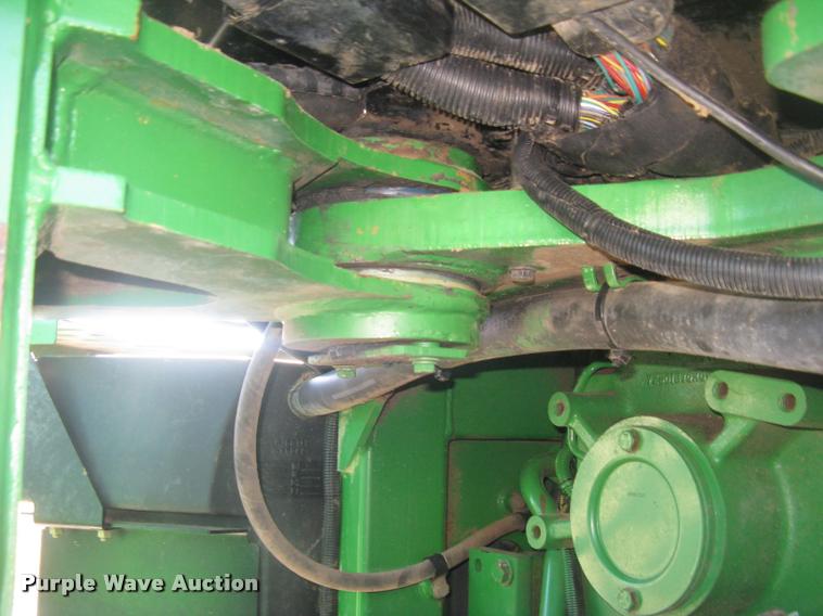 image for item L3920 2006 John Deere 9520 Scraper Special 4WD tractor