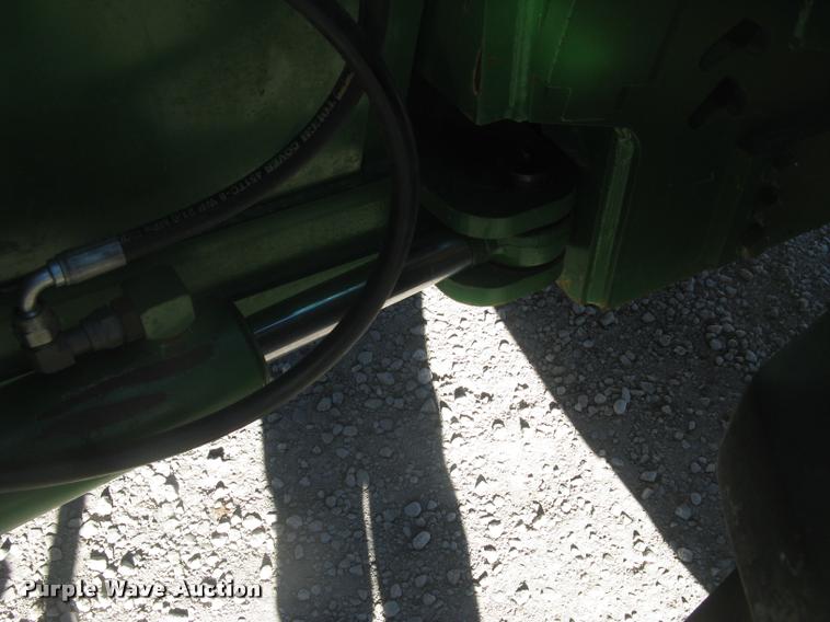 image for item L3920 2006 John Deere 9520 Scraper Special 4WD tractor