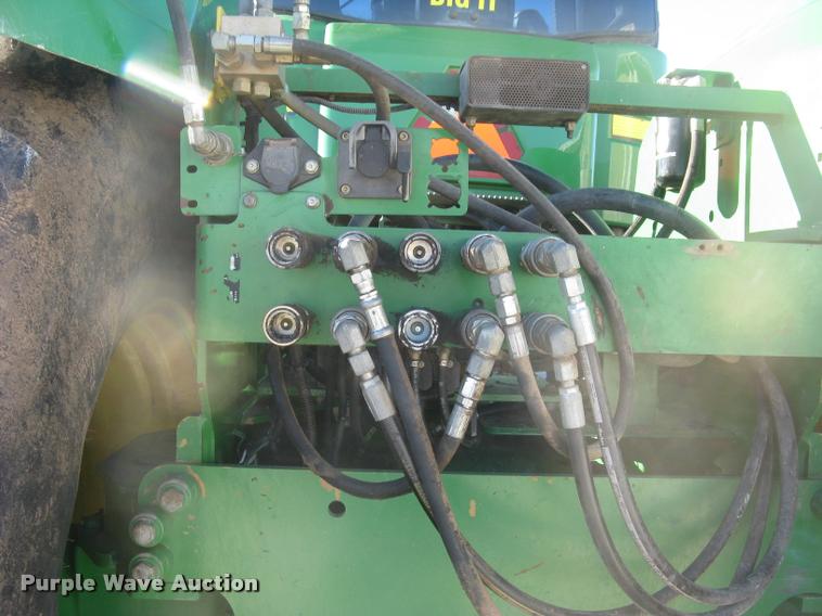 image for item L3920 2006 John Deere 9520 Scraper Special 4WD tractor