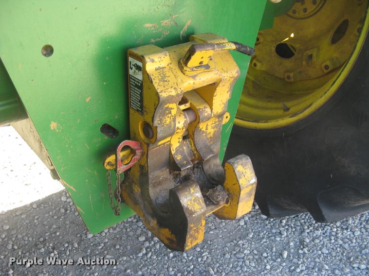 image for item L3920 2006 John Deere 9520 Scraper Special 4WD tractor
