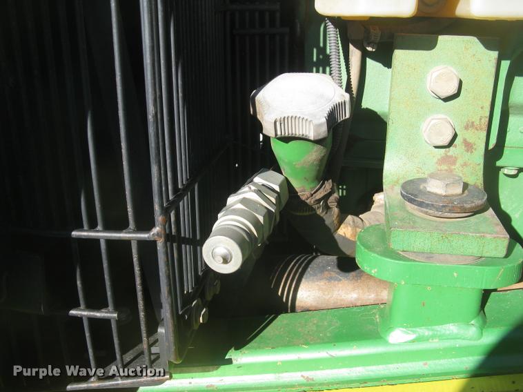 image for item L3920 2006 John Deere 9520 Scraper Special 4WD tractor
